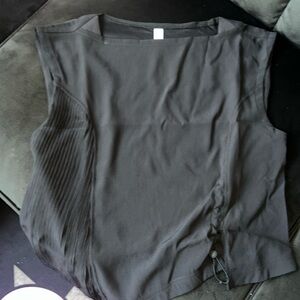Sleeveless blouse